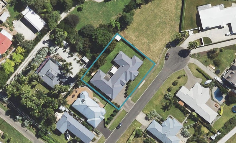 8 Kingfisher Drive, Whataupoko, Gisborne - Carousel 1