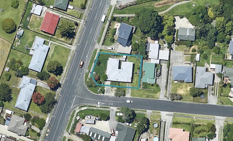 1 Esk Street, Parkvale, Tauranga - Carousel 1