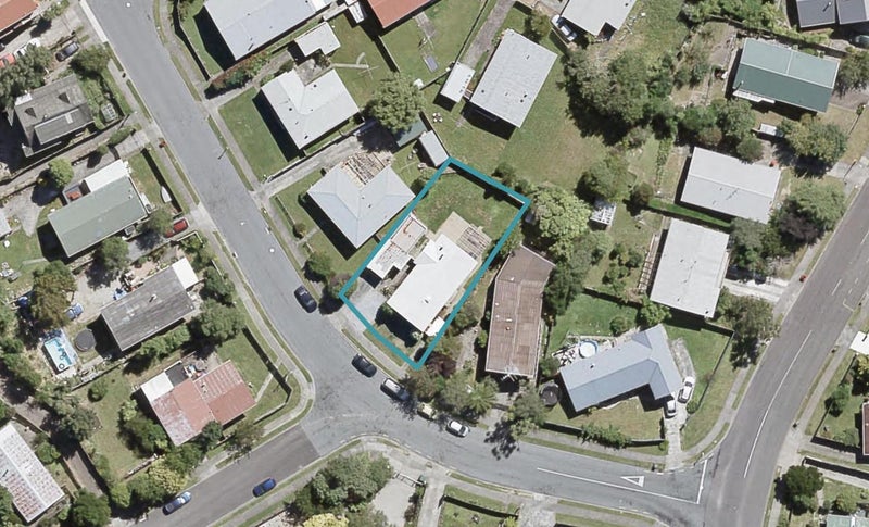 6 Aniseed Grove, Timberlea, Upper Hutt - Carousel 1