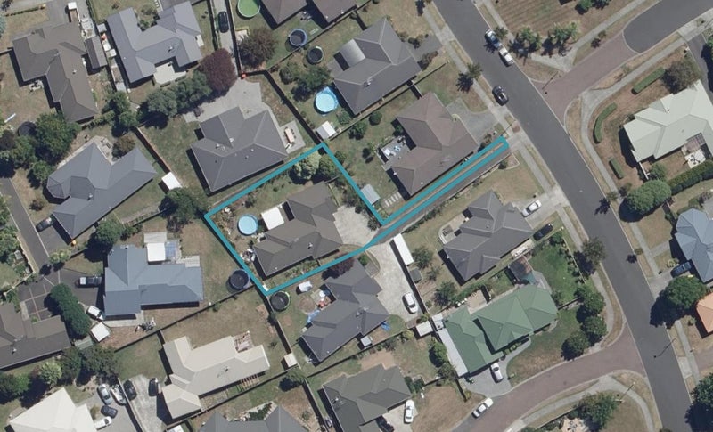 37 Tuirangi Street, Flagstaff, Hamilton - Carousel 1