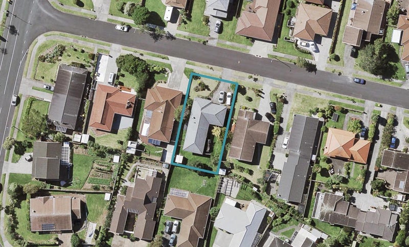 92 Dalwhinnie Parade, Highland Park, Auckland - Carousel 1