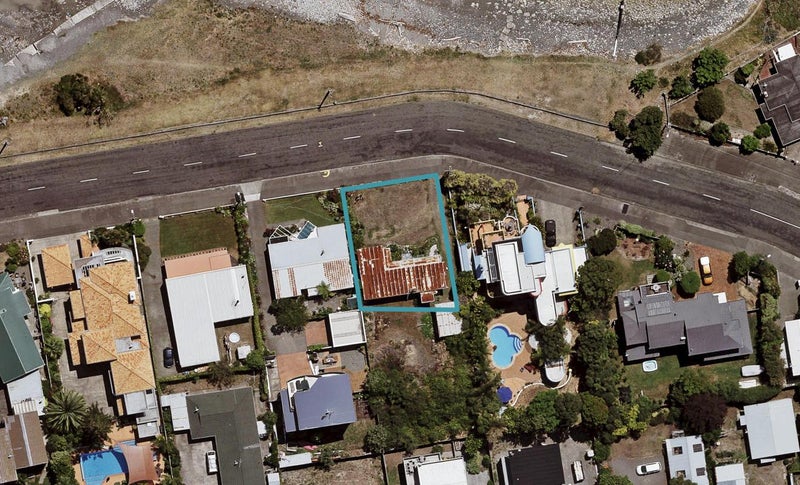 8B Charles Street, Westshore, Napier - Carousel 1