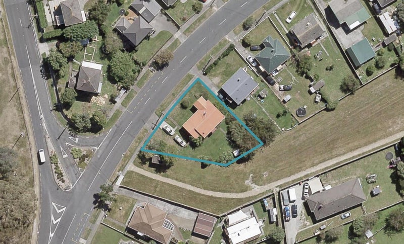 2 Reynolds Street, Taita, Lower Hutt - Carousel 1