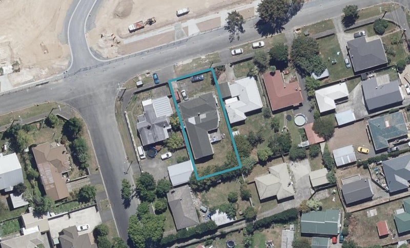 16 Cassidy Street, Hamilton East, Hamilton - Carousel 1