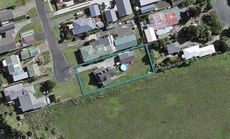 7 First Avenue, Waiuku - Carousel 1