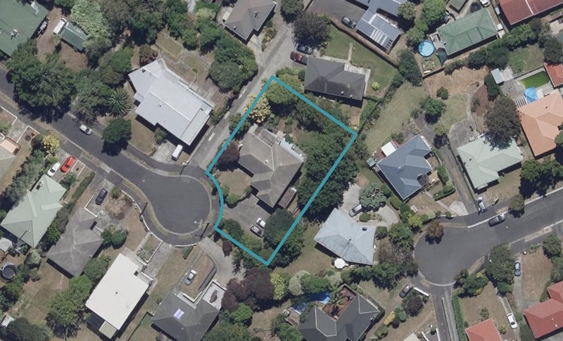 11 Corbett Avenue, Hillcrest, Hamilton - Carousel 1