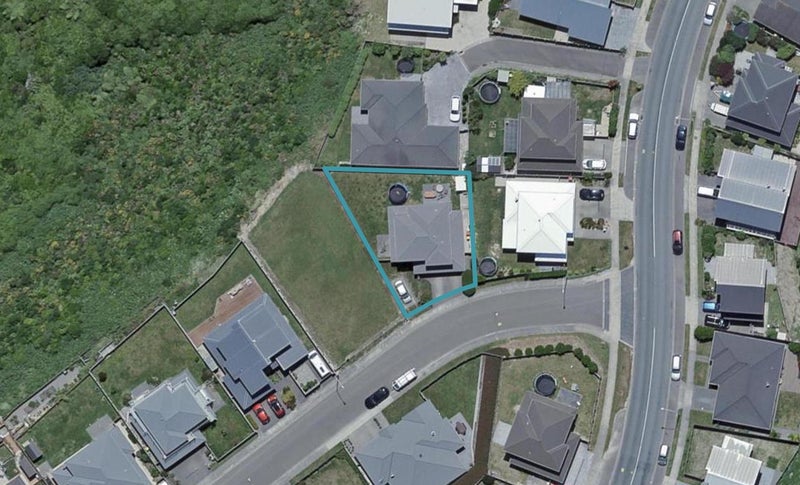 4 Saint Vincent Terrace, Grenada Village, Wellington - Carousel 1