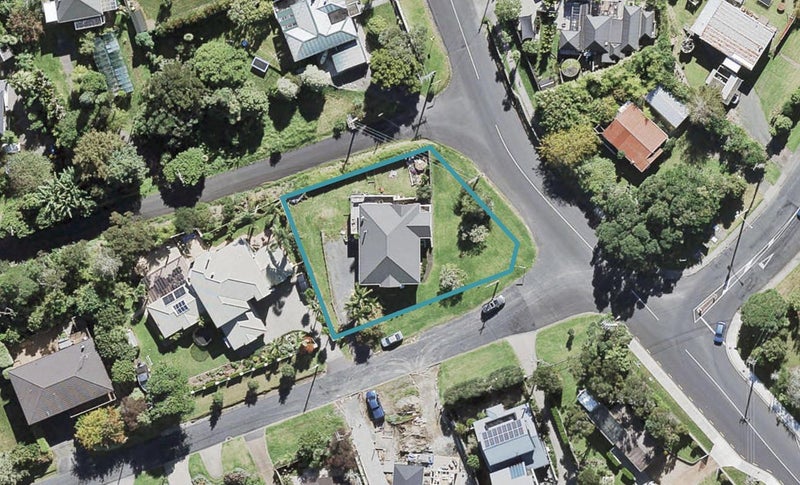 1 Traffic Road, Greenhithe, Auckland - Carousel 1