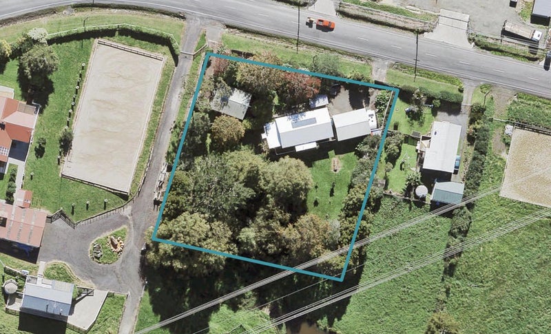 37 Deacon Road, Kumeu - Carousel 1