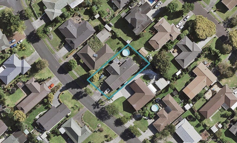 8 Peridot Place, Conifer Grove, Takanini - Carousel 1