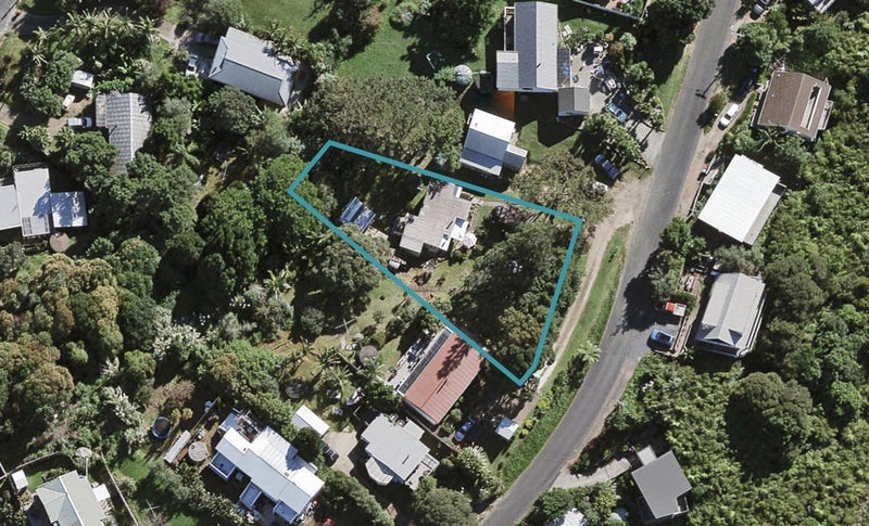 19 Wellington Road, Surfdale, Waiheke Island - Carousel 1