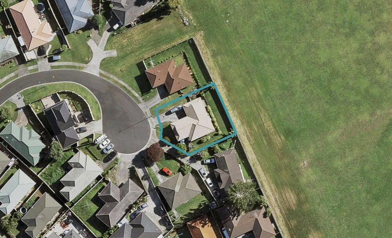 18 Derryveagh Lane, Weymouth, Auckland - Carousel 1