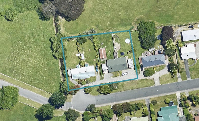 11B Bellvue Road, Kawaha Point, Rotorua - Carousel 1