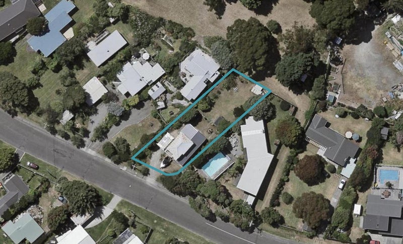 31 Te Moana Road, Waikanae Beach, Waikanae - Carousel 1