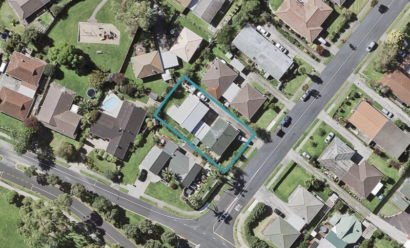 2/26 Cromdale Avenue, Highland Park, Auckland - Carousel 1