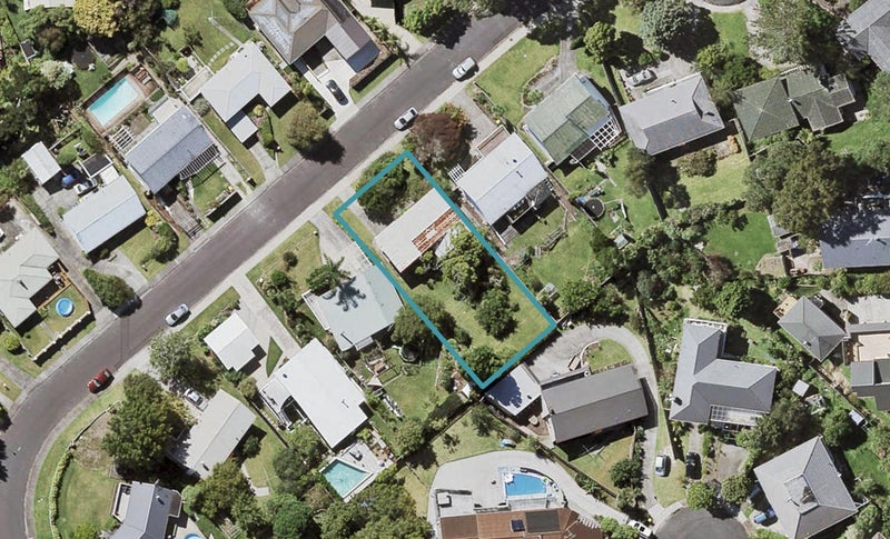 9 Madison Place, Forrest Hill, Auckland - Carousel 1