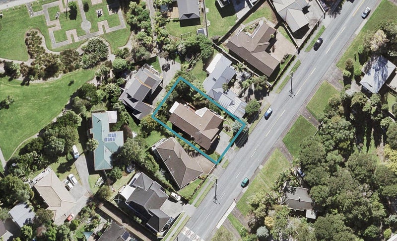 9 Avonleigh Road, Green Bay, Auckland - Carousel 1