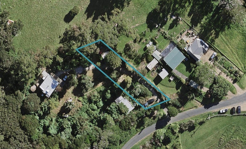 15 Wilma Road, Ostend, Waiheke Island - Carousel 1