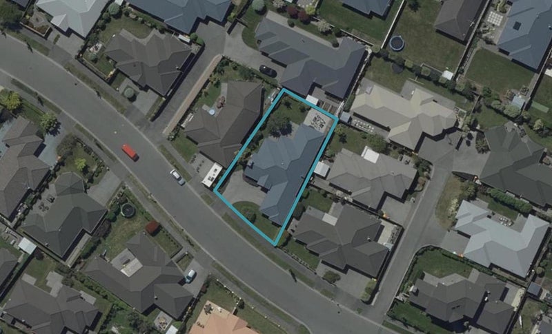 18 Burbank Drive, Aidanfield, Christchurch - Carousel 1