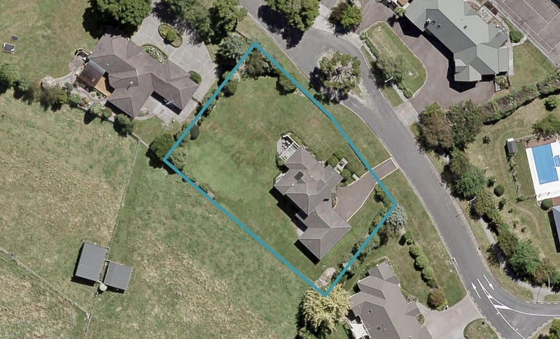 19 Malcolm Gillies Grove, Totara Park, Upper Hutt - Carousel 1