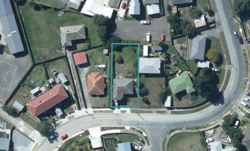 10 Hampshire Street, Cannons Creek, Porirua - Carousel 1