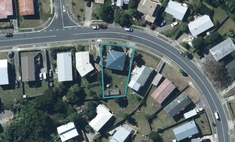 61 Conclusion Street, Ascot Park, Porirua - Carousel 1