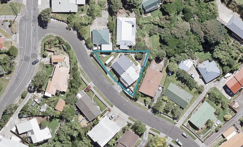 1 Eastview Grove, Normandale, Lower Hutt - Carousel 1