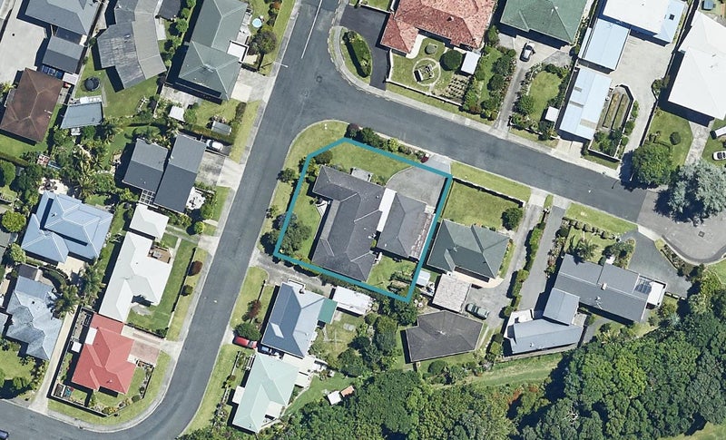 1 Acklam Avenue, Otumoetai, Tauranga - Carousel 1