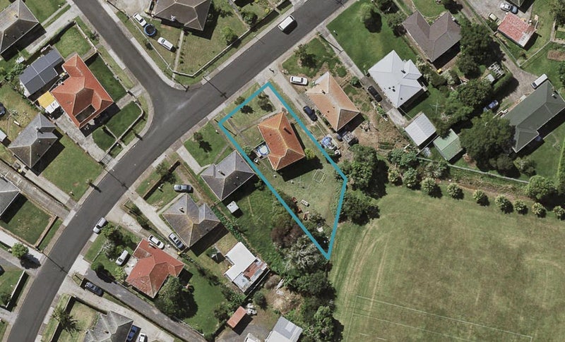 38 Blampied Road, Otara, Auckland - Carousel 1