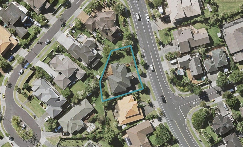 7 Hugh Green Drive, Pinehill, Auckland - Carousel 1