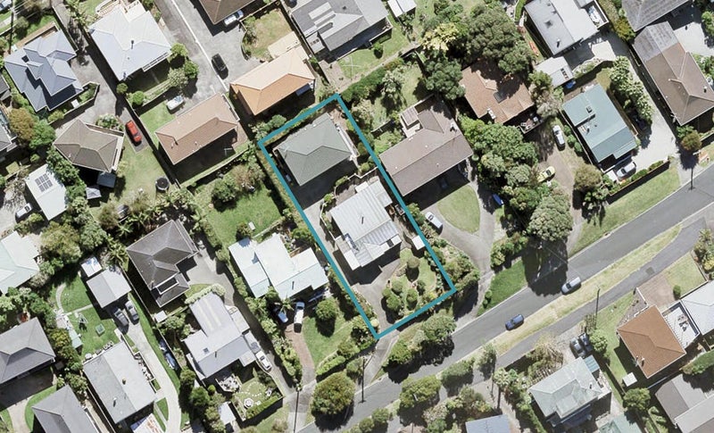 1/10 Auld Street, Torbay, Auckland - Carousel 1