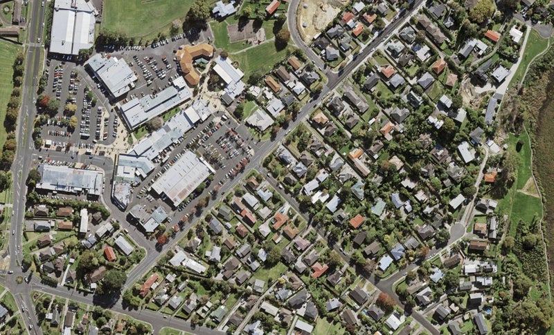 2A Deuxberry Avenue, Northcote, Auckland - Carousel 1