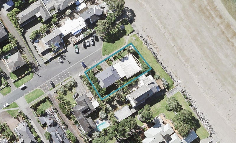 21 The Esplanade, Campbells Bay, Auckland - Carousel 1