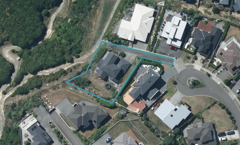 11 Aoraki Rise, Aotea, Porirua - Carousel 1