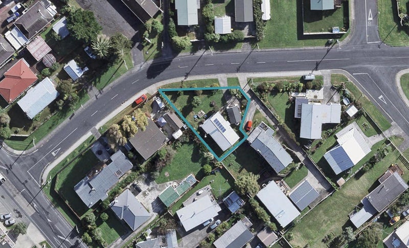 4A Parakai Avenue, Parakai, Helensville - Carousel 1