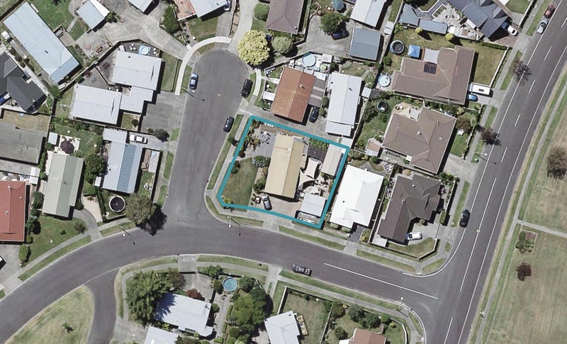 4 Townshend Crescent, Greenmeadows, Napier - Carousel 1