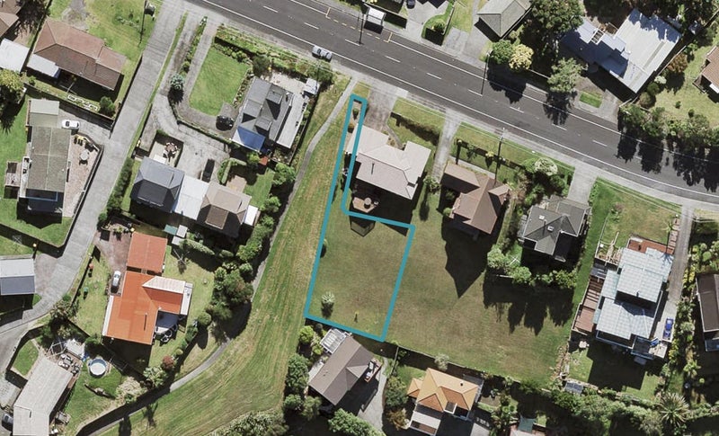 89 Luckens Road, West Harbour, Auckland - Carousel 1