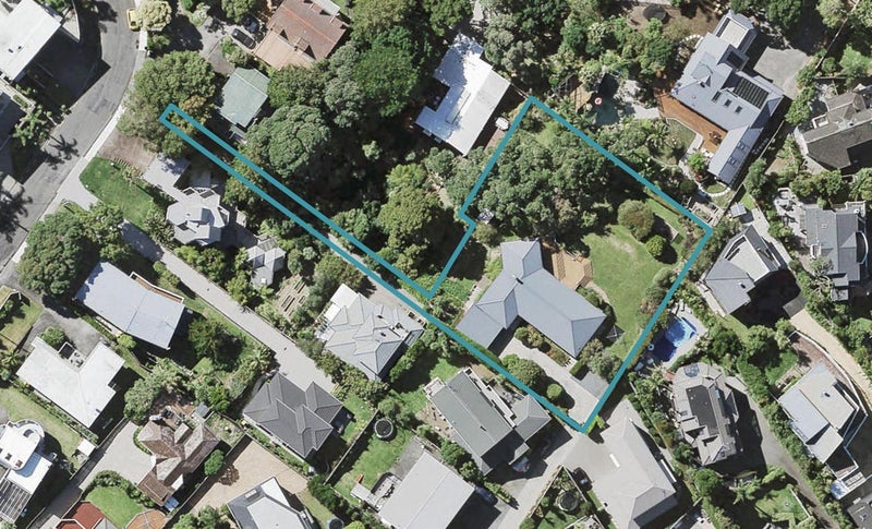 1/13 Eastcliffe Road, Castor Bay, Auckland - Carousel 1