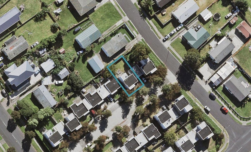 12 Tagata Way, Mangere, Auckland - Carousel 1