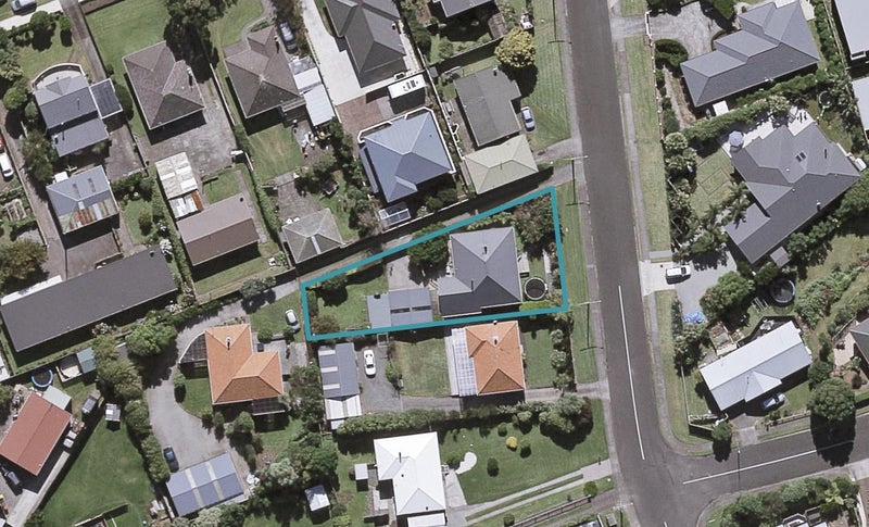 18 Fitzroy Road, Fitzroy, New Plymouth - Carousel 1