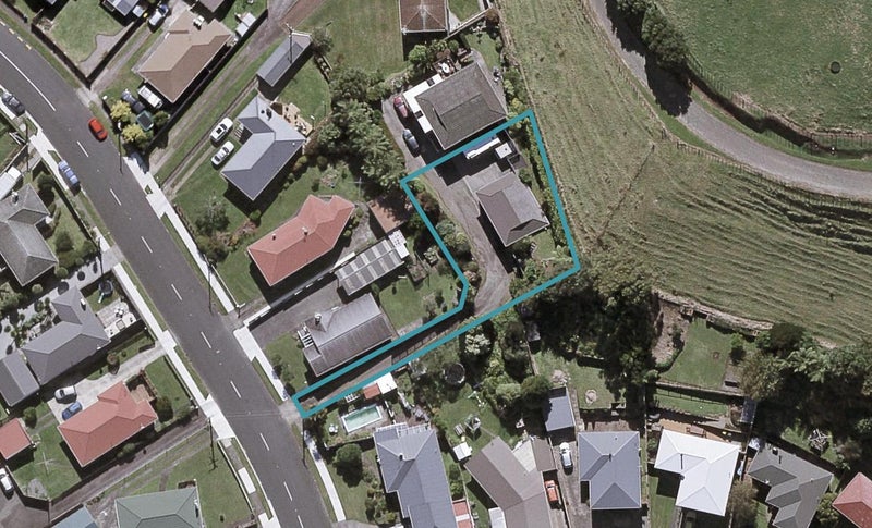9B Belair Avenue, Blagdon, New Plymouth - Carousel 1