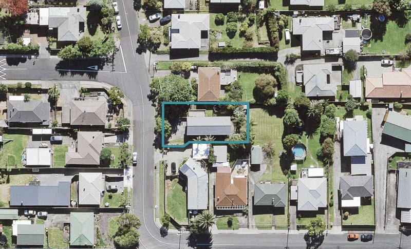 11A Blease Street, New Lynn, Auckland - Carousel 1