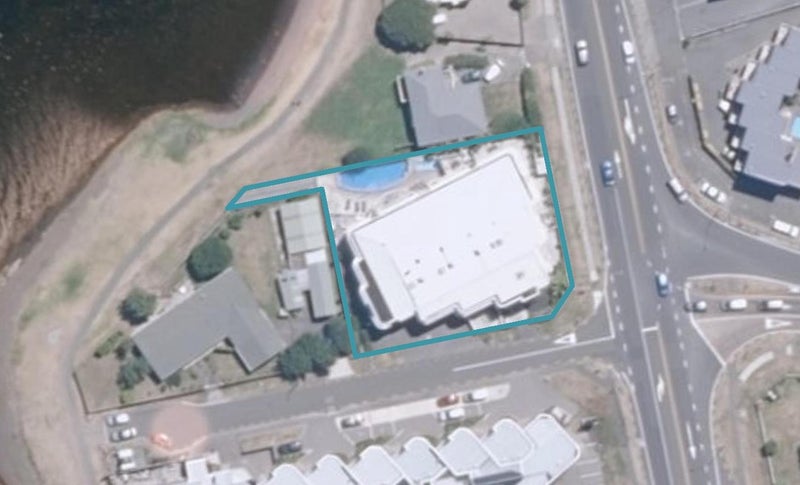2 Lowell Place, Waipahihi, Taupō - Carousel 1