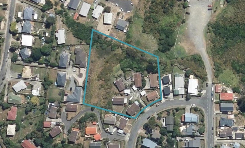35 Rothwell Street, Titahi Bay, Porirua - Carousel 1