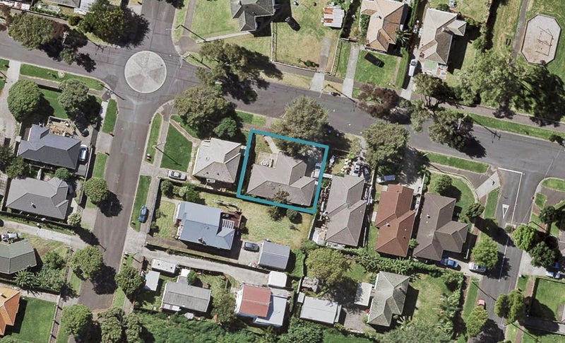 25 Anderson Avenue, Point England, Auckland - Carousel 1