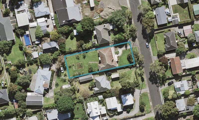 36 Woodward Avenue, Mangere Bridge, Auckland - Carousel 1