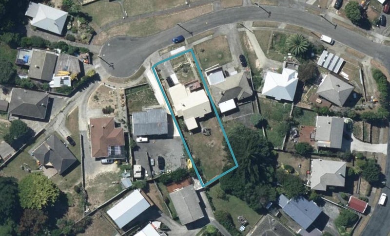7 Ngahue Crescent, Elsdon, Porirua - Carousel 1