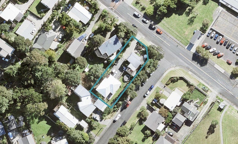 29 Waiora Road, Stanmore Bay, Whangaparaoa - Carousel 1