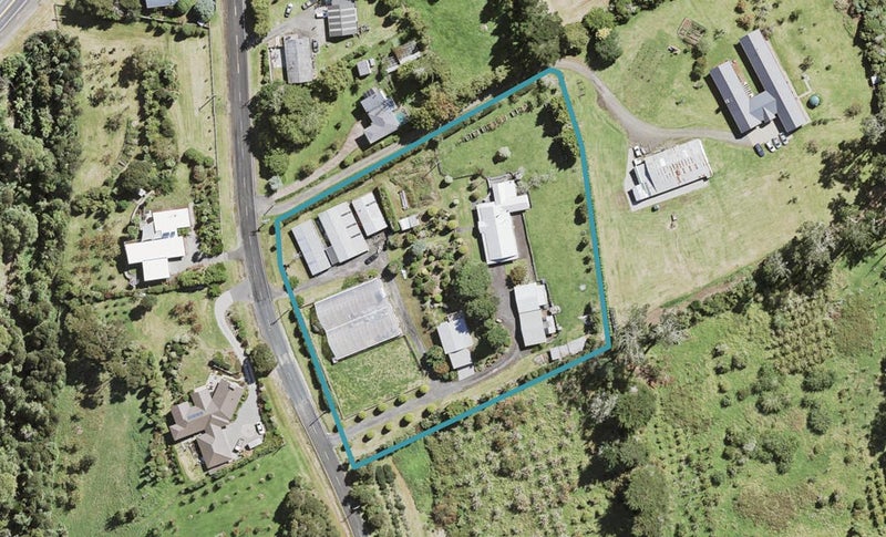 16 Carter Road, Oratia, Auckland - Carousel 1