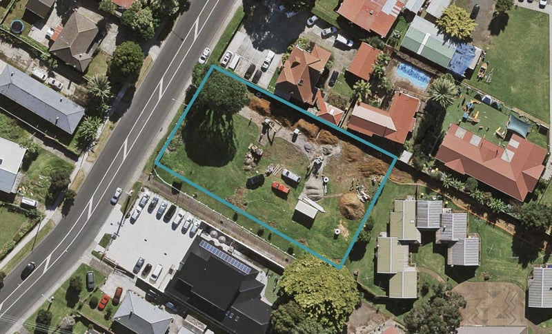 296 Massey Road, Māngere East, Auckland - Carousel 1